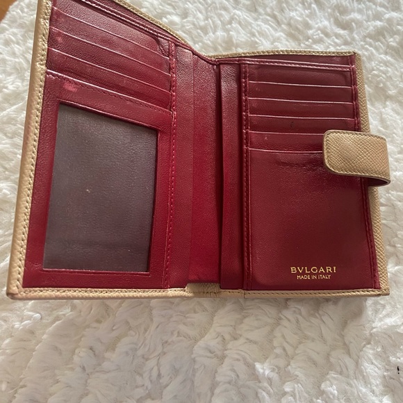 Bvlgari Leather Bifold Wallet. EUC - Picture 3 of 7